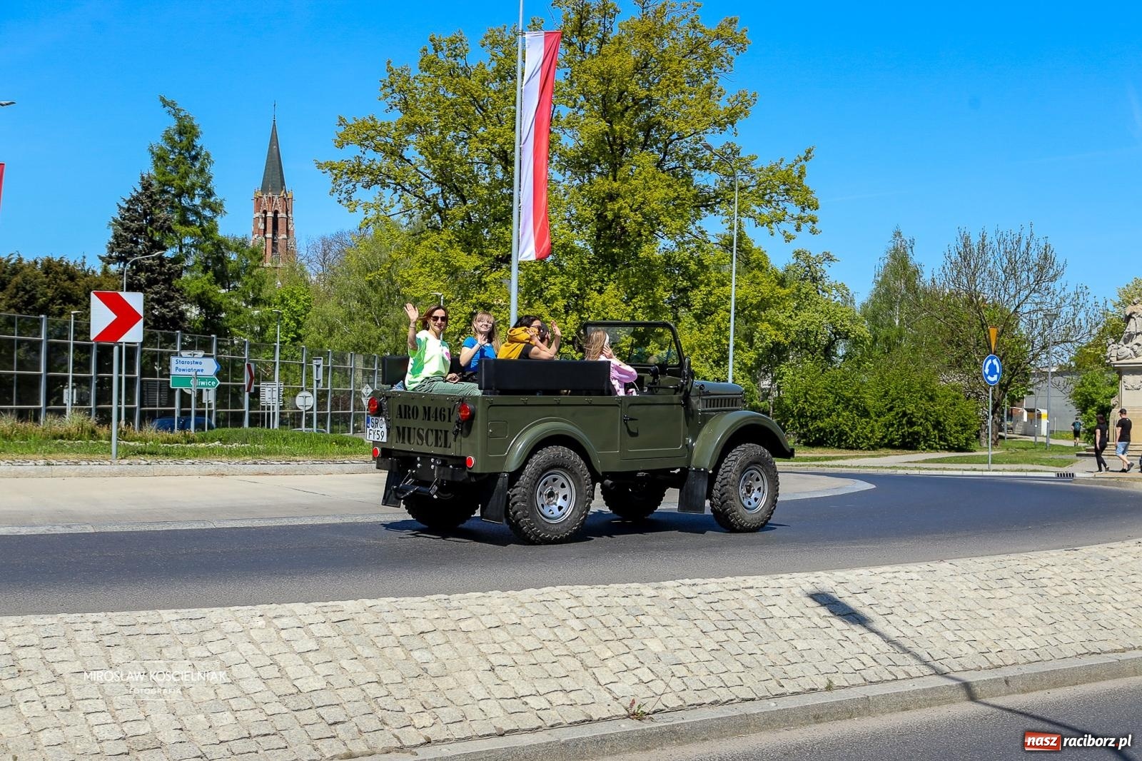 Zdjęcie w galerii na portalu naszraciborz.pl: Majówka Pokoleń w AquaBrax zawitała do Raciborza. Klasyki opanowały rynek wiadomości z regionu