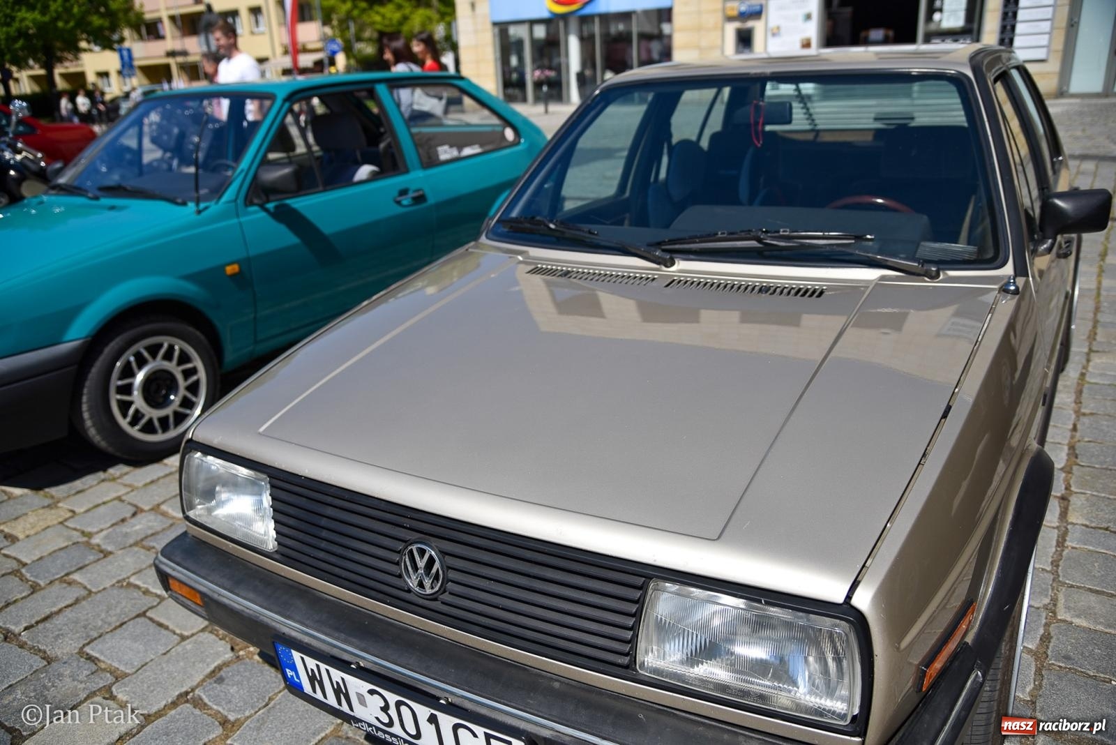 Zdjęcie w galerii na portalu naszraciborz.pl: Majówka Pokoleń w AquaBrax zawitała do Raciborza. Klasyki opanowały rynek wiadomości z regionu