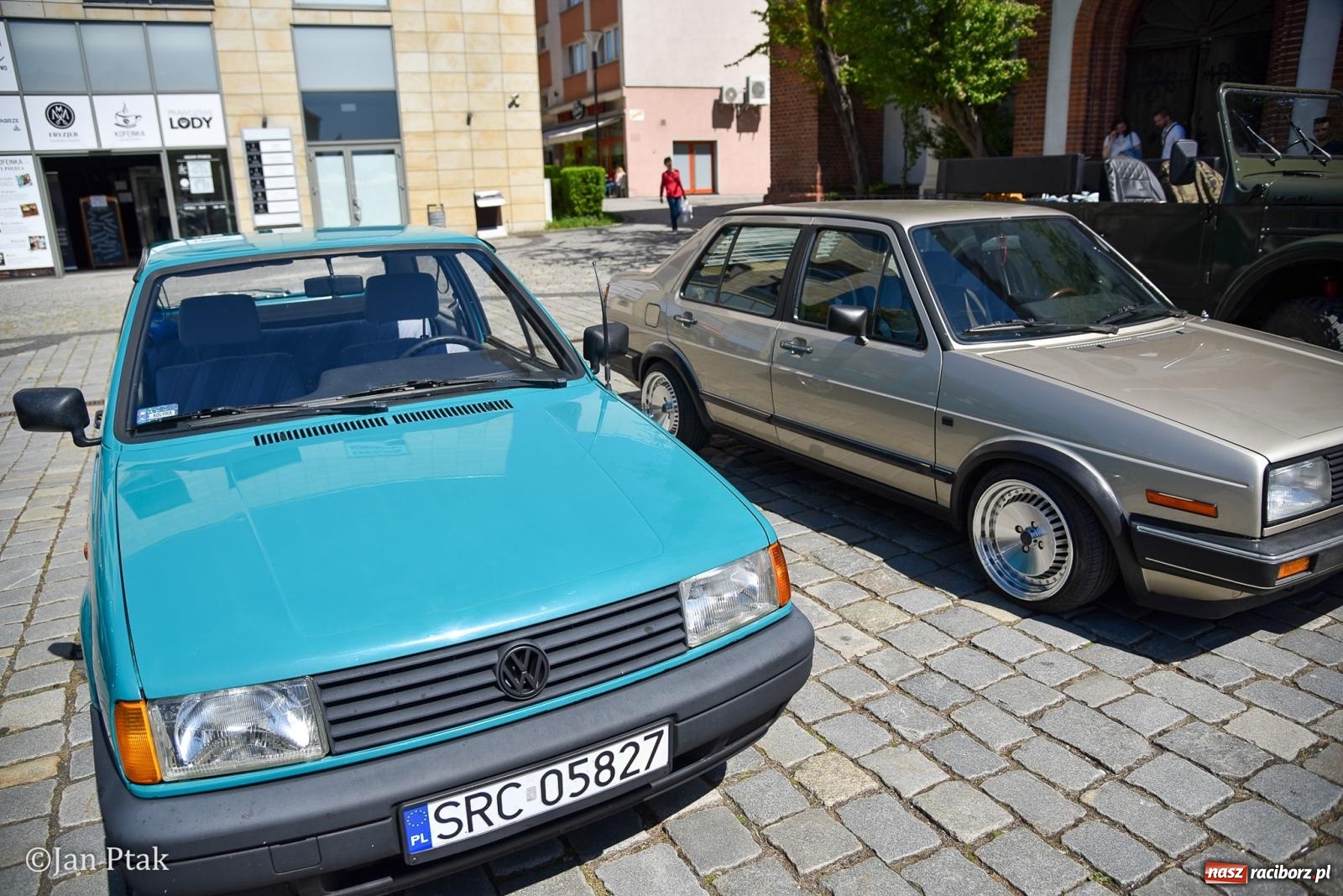 Zdjęcie w galerii na portalu naszraciborz.pl: Majówka Pokoleń w AquaBrax zawitała do Raciborza. Klasyki opanowały rynek wiadomości z regionu