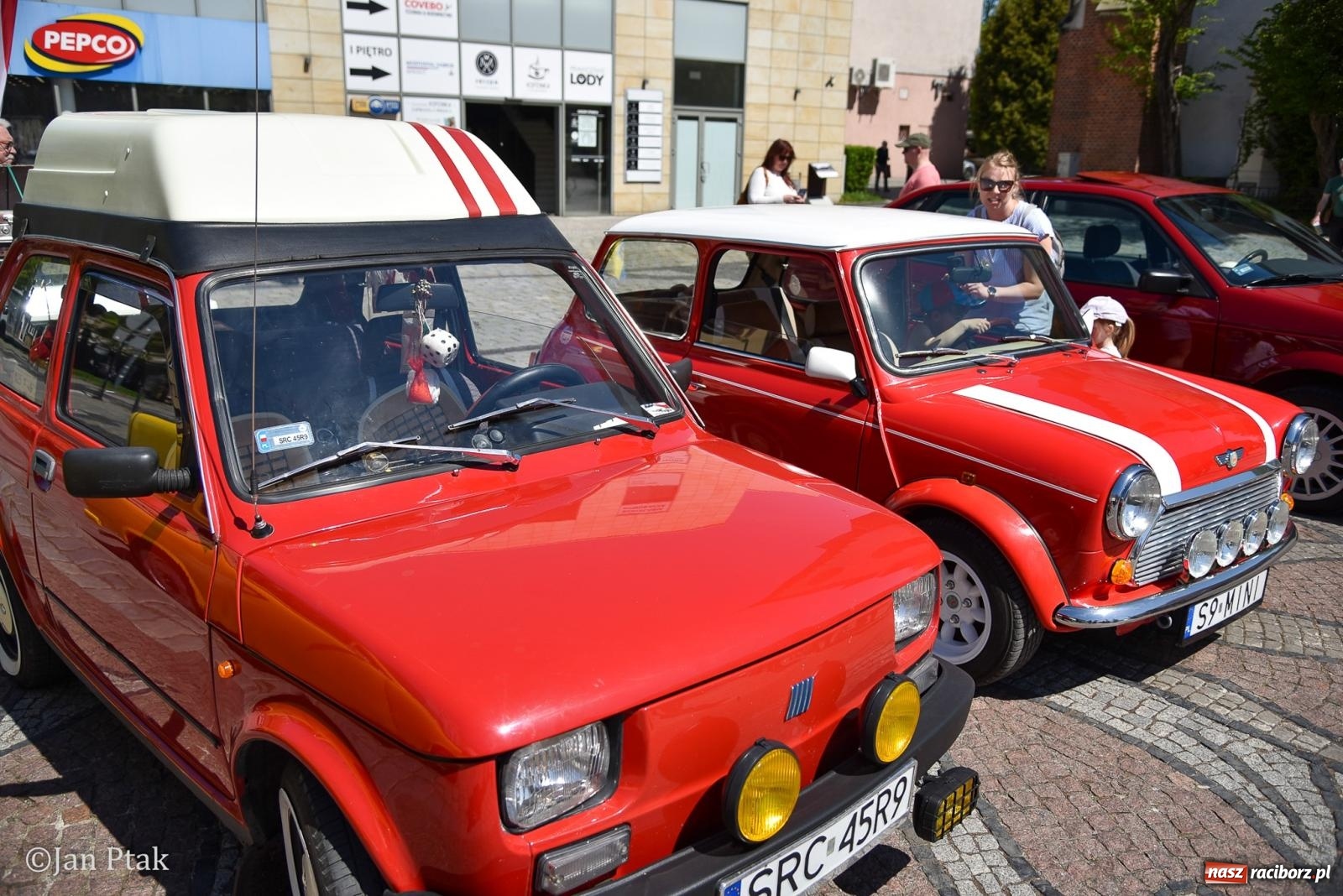 Zdjęcie w galerii na portalu naszraciborz.pl: Majówka Pokoleń w AquaBrax zawitała do Raciborza. Klasyki opanowały rynek wiadomości z regionu
