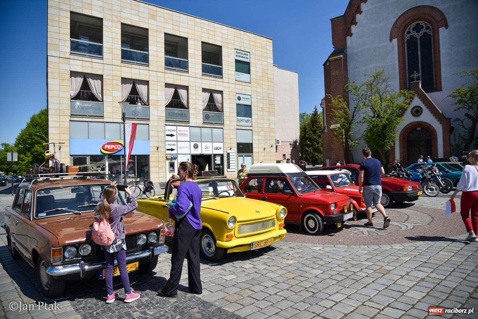 Zdjęcie w galerii na portalu naszraciborz.pl: Majówka Pokoleń w AquaBrax zawitała do Raciborza. Klasyki opanowały rynek wiadomości z regionu