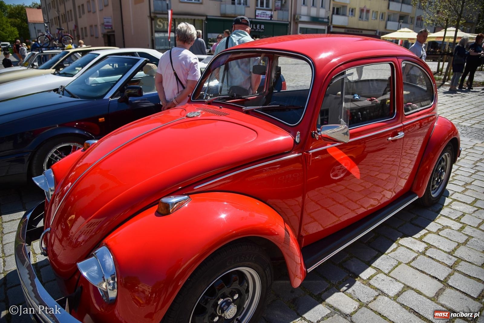 Zdjęcie w galerii na portalu naszraciborz.pl: Majówka Pokoleń w AquaBrax zawitała do Raciborza. Klasyki opanowały rynek wiadomości z regionu