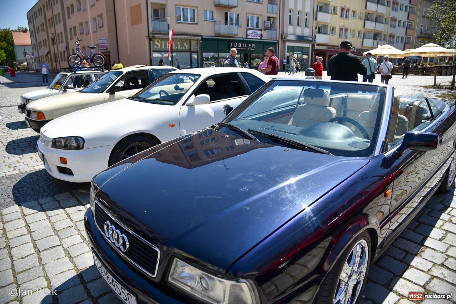 Zdjęcie w galerii na portalu naszraciborz.pl: Majówka Pokoleń w AquaBrax zawitała do Raciborza. Klasyki opanowały rynek wiadomości z regionu