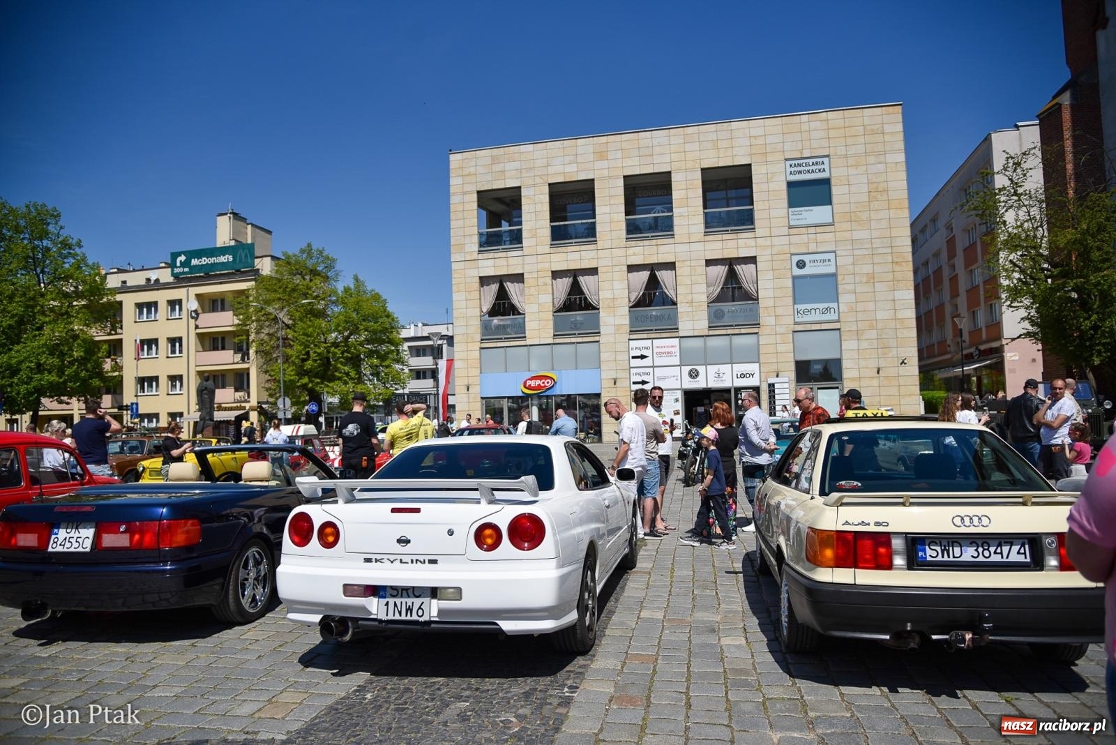 Zdjęcie w galerii na portalu naszraciborz.pl: Majówka Pokoleń w AquaBrax zawitała do Raciborza. Klasyki opanowały rynek wiadomości z regionu