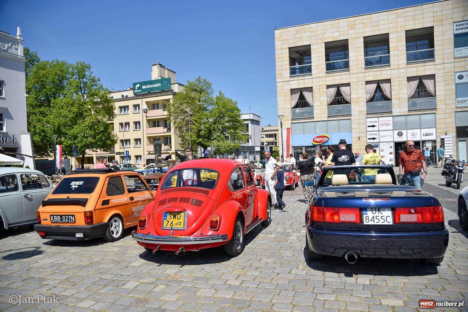 Zdjęcie w galerii na portalu naszraciborz.pl: Majówka Pokoleń w AquaBrax zawitała do Raciborza. Klasyki opanowały rynek wiadomości z regionu