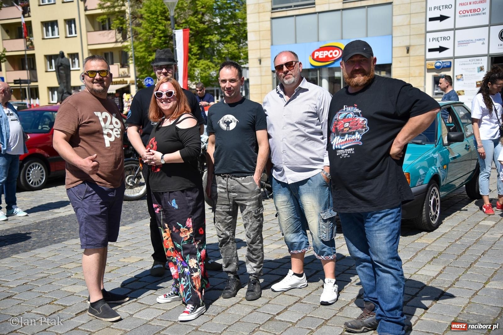 Zdjęcie w galerii na portalu naszraciborz.pl: Majówka Pokoleń w AquaBrax zawitała do Raciborza. Klasyki opanowały rynek wiadomości z regionu