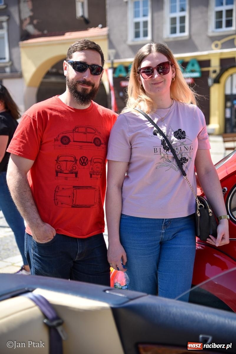 Zdjęcie w galerii na portalu naszraciborz.pl: Majówka Pokoleń w AquaBrax zawitała do Raciborza. Klasyki opanowały rynek wiadomości z regionu