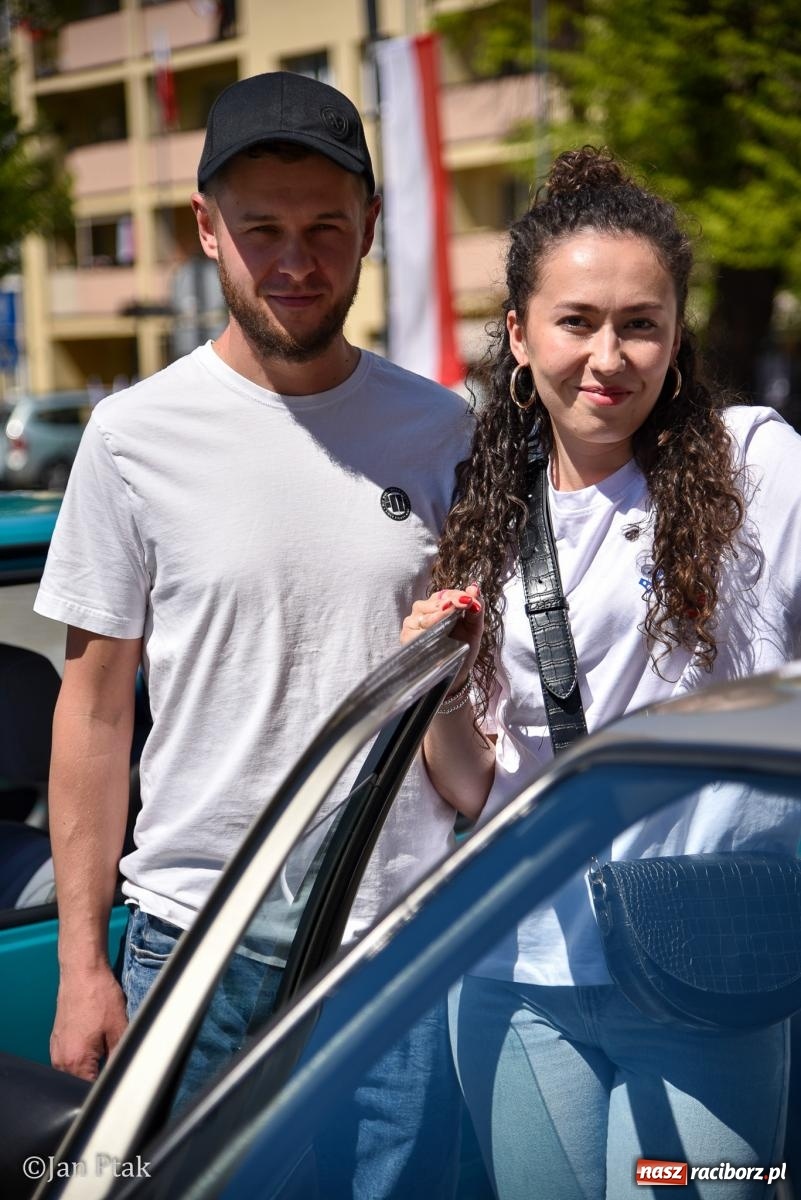Zdjęcie w galerii na portalu naszraciborz.pl: Majówka Pokoleń w AquaBrax zawitała do Raciborza. Klasyki opanowały rynek wiadomości z regionu