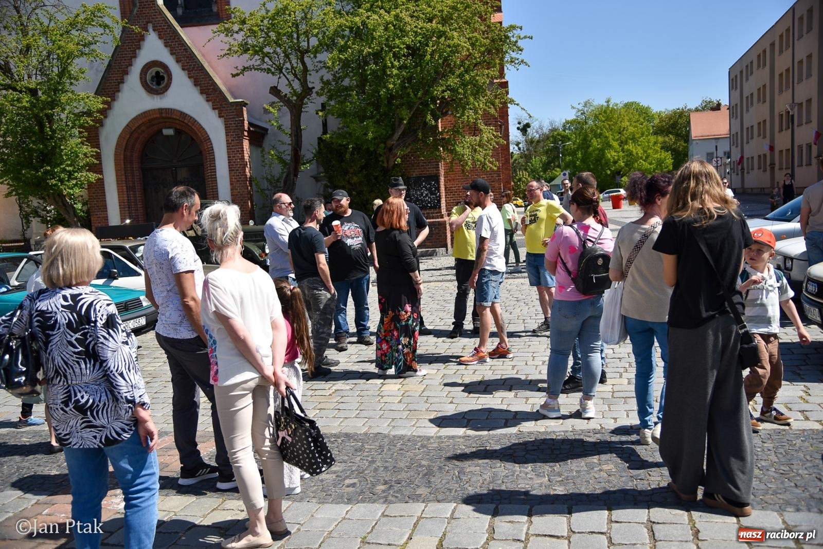 Zdjęcie w galerii na portalu naszraciborz.pl: Majówka Pokoleń w AquaBrax zawitała do Raciborza. Klasyki opanowały rynek wiadomości z regionu