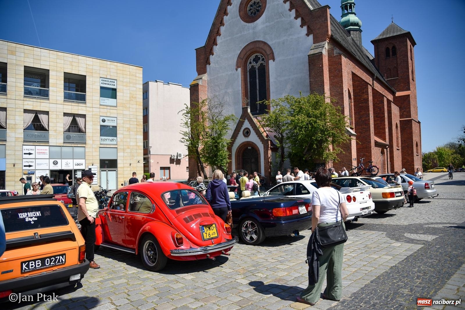 Zdjęcie w galerii na portalu naszraciborz.pl: Majówka Pokoleń w AquaBrax zawitała do Raciborza. Klasyki opanowały rynek wiadomości z regionu