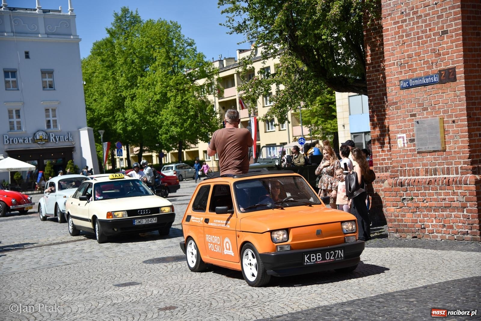 Zdjęcie w galerii na portalu naszraciborz.pl: Majówka Pokoleń w AquaBrax zawitała do Raciborza. Klasyki opanowały rynek wiadomości z regionu