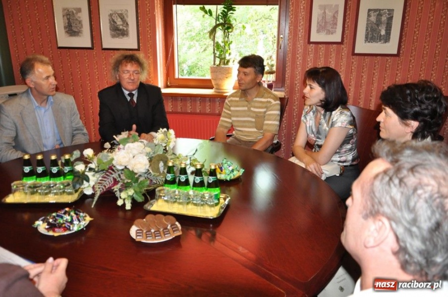 Zdjęcie w galerii na portalu naszraciborz.pl: Racibórz pomógł 7 rodzinie repatriantów wiadomości z regionu