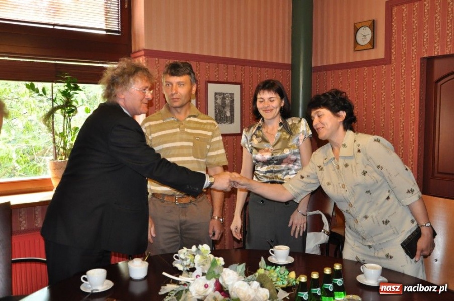Zdjęcie w galerii na portalu naszraciborz.pl: Racibórz pomógł 7 rodzinie repatriantów wiadomości z regionu