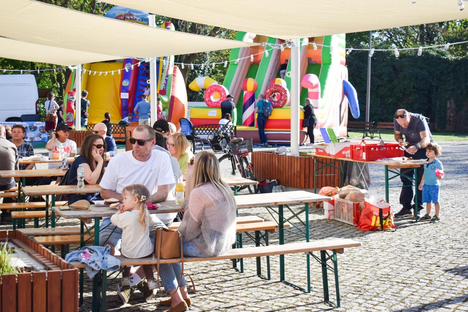 Zdjęcie w galerii na portalu naszraciborz.pl: Ponad 200 dzieci na pikniku z okazji Dnia Flagi w Raciborzu wiadomości z regionu