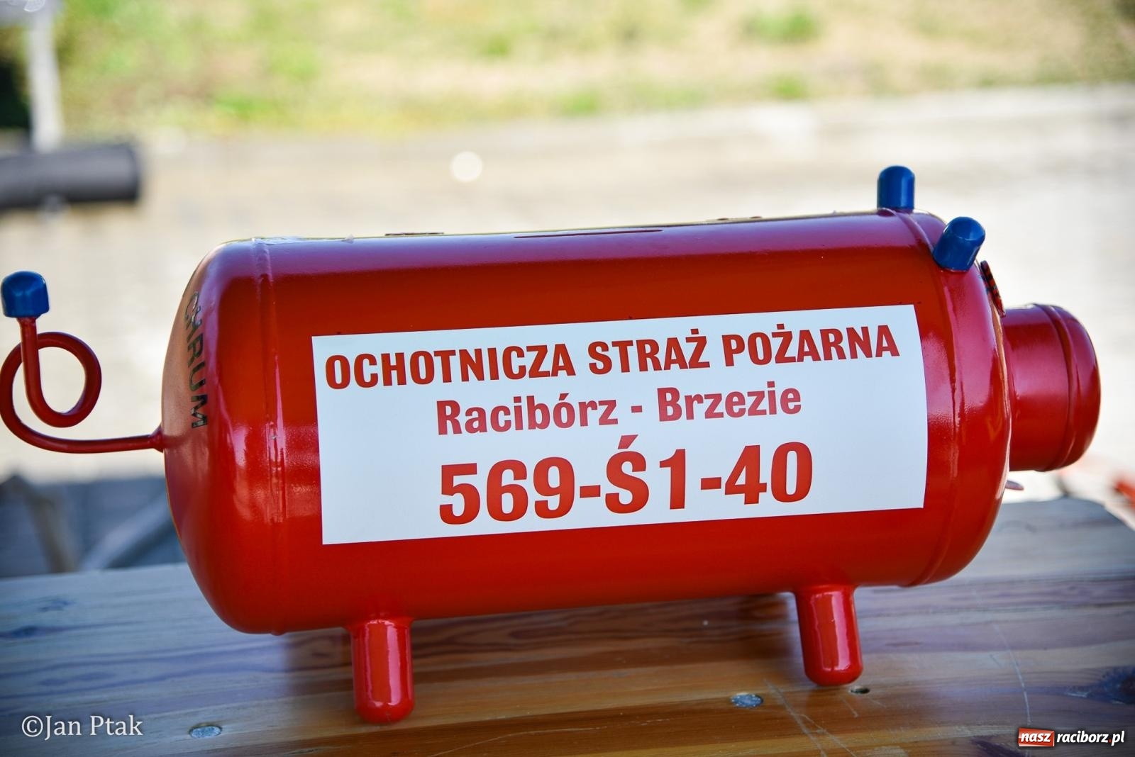 Zdjęcie w galerii na portalu naszraciborz.pl: Mecz charytatywny Gramy dla Adriana w Brzeziu. Dla druha miejscowego OSP zebrano ponad 146 tys. zł wiadomości z regionu