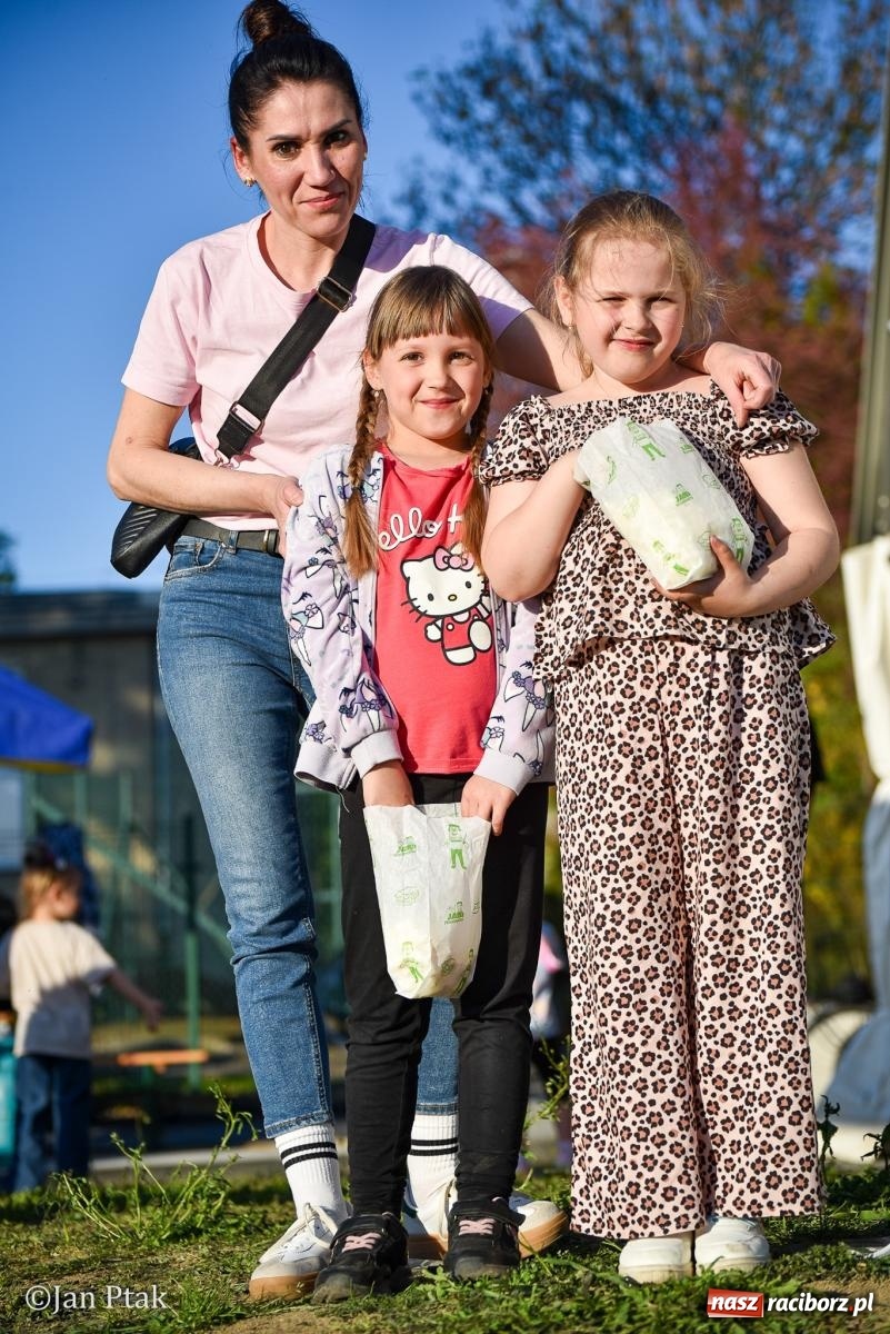 Zdjęcie w galerii na portalu naszraciborz.pl: Mecz charytatywny Gramy dla Adriana w Brzeziu. Dla druha miejscowego OSP zebrano ponad 146 tys. zł wiadomości z regionu