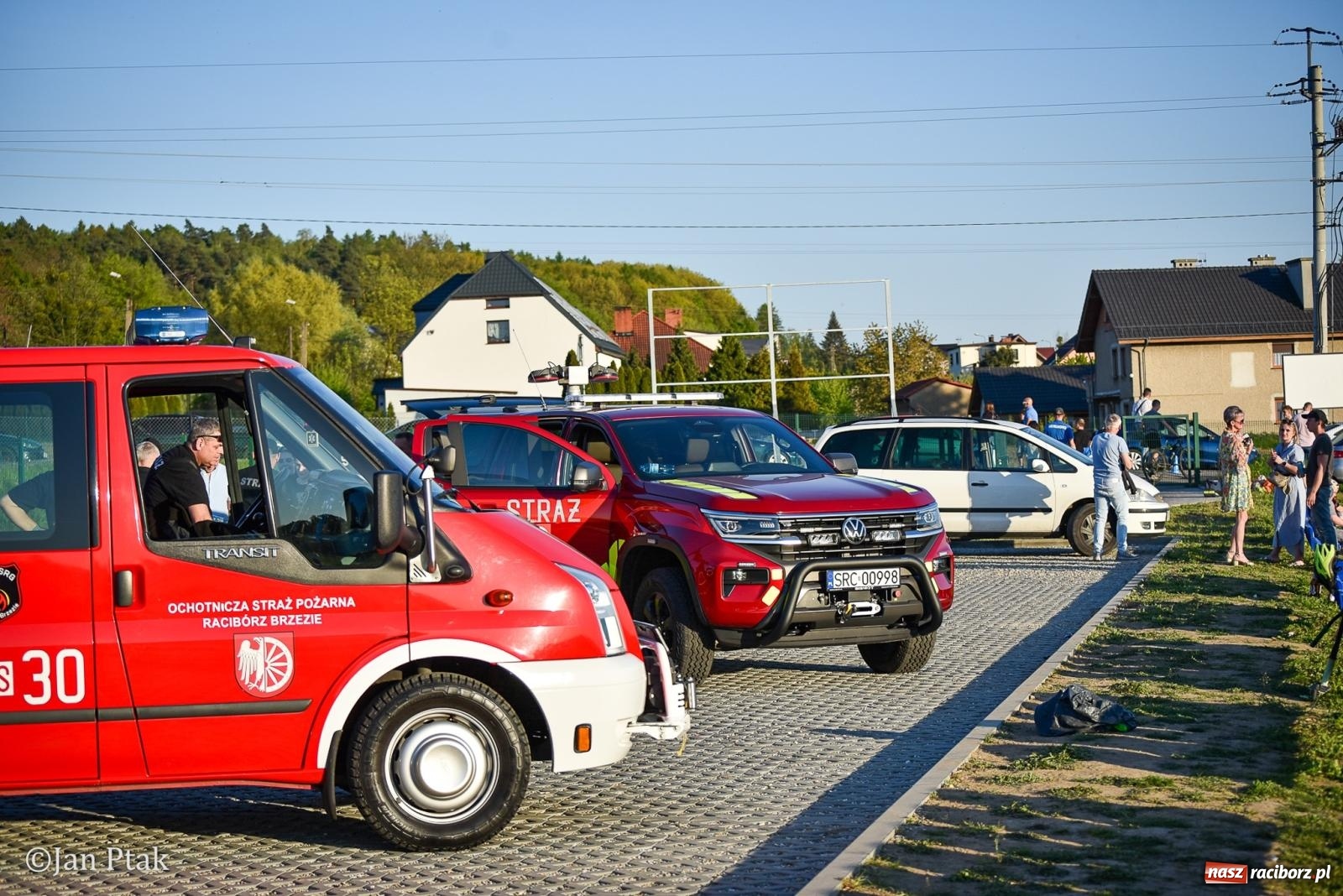 Zdjęcie w galerii na portalu naszraciborz.pl: Mecz charytatywny Gramy dla Adriana w Brzeziu. Dla druha miejscowego OSP zebrano ponad 146 tys. zł wiadomości z regionu