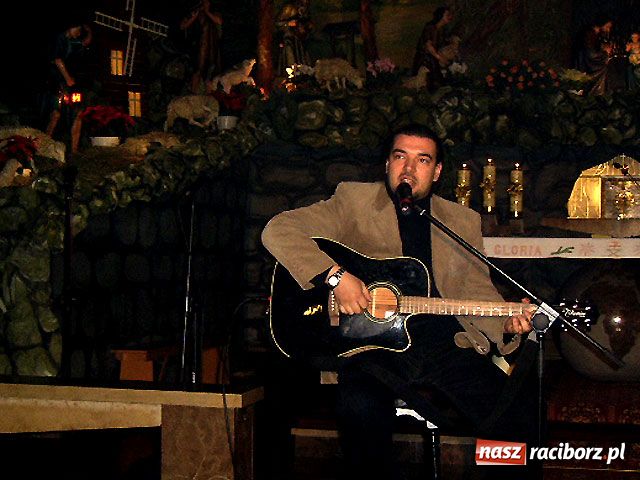 Zdjęcie w galerii na portalu naszraciborz.pl: Miraż kolędował na Płoni wiadomości z regionu