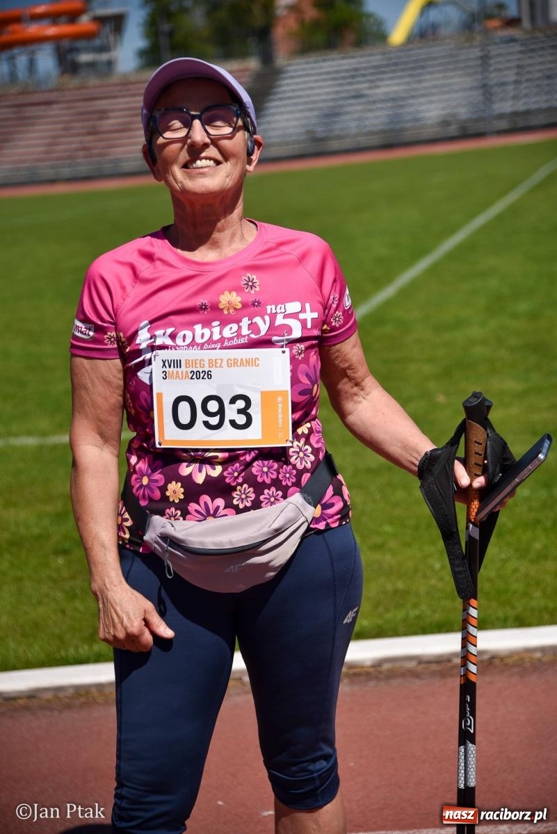 Zdjęcie w galerii na portalu naszraciborz.pl: Bieg bez granic na stadionie OSiR. Sportowe święto 3 maja w Raciborzu [FOTO] wiadomości z regionu