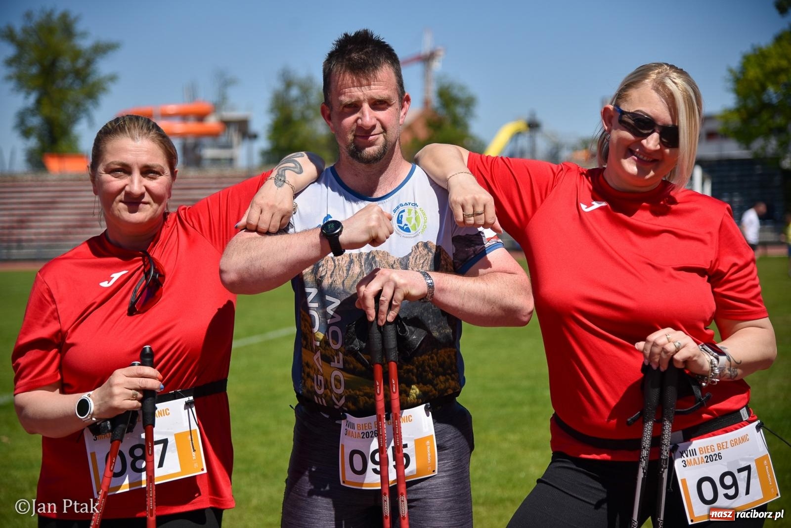 Zdjęcie w galerii na portalu naszraciborz.pl: Bieg bez granic na stadionie OSiR. Sportowe święto 3 maja w Raciborzu [FOTO] wiadomości z regionu