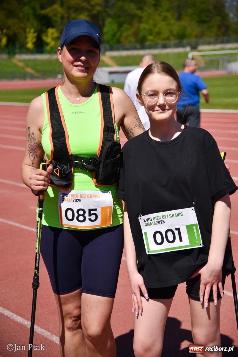 Zdjęcie w galerii na portalu naszraciborz.pl: Bieg bez granic na stadionie OSiR. Sportowe święto 3 maja w Raciborzu [FOTO] wiadomości z regionu