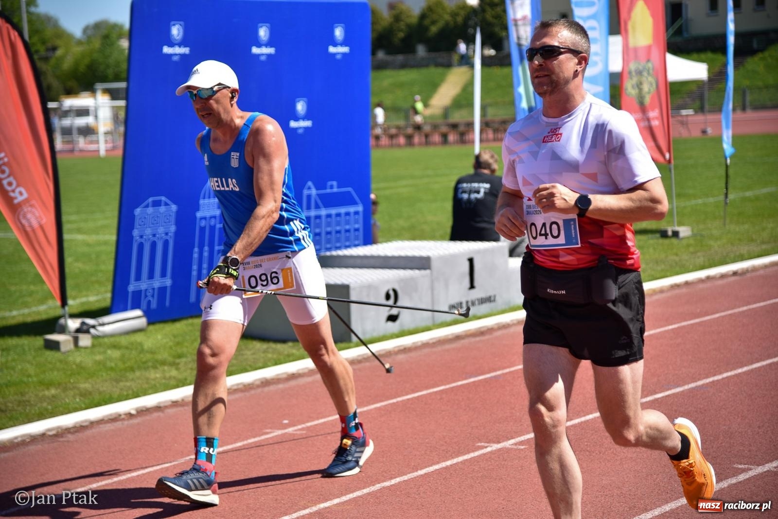 Zdjęcie w galerii na portalu naszraciborz.pl: Bieg bez granic na stadionie OSiR. Sportowe święto 3 maja w Raciborzu [FOTO] wiadomości z regionu