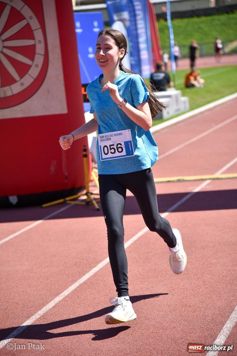Zdjęcie w galerii na portalu naszraciborz.pl: Bieg bez granic na stadionie OSiR. Sportowe święto 3 maja w Raciborzu [FOTO] wiadomości z regionu