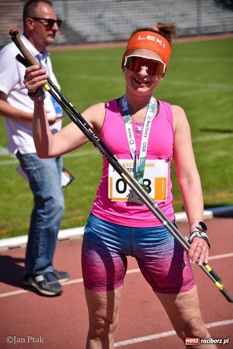 Zdjęcie w galerii na portalu naszraciborz.pl: Bieg bez granic na stadionie OSiR. Sportowe święto 3 maja w Raciborzu [FOTO] wiadomości z regionu