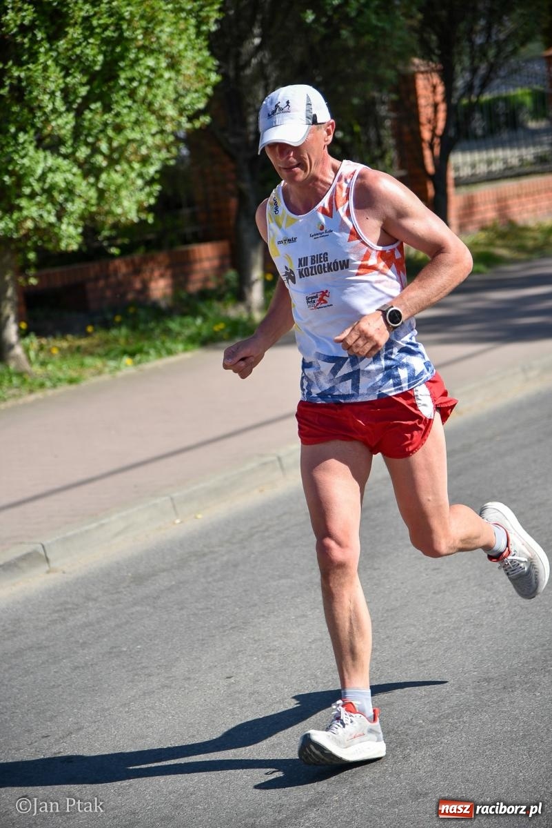 Zdjęcie w galerii na portalu naszraciborz.pl: Bieg bez granic na stadionie OSiR. Sportowe święto 3 maja w Raciborzu [FOTO] wiadomości z regionu