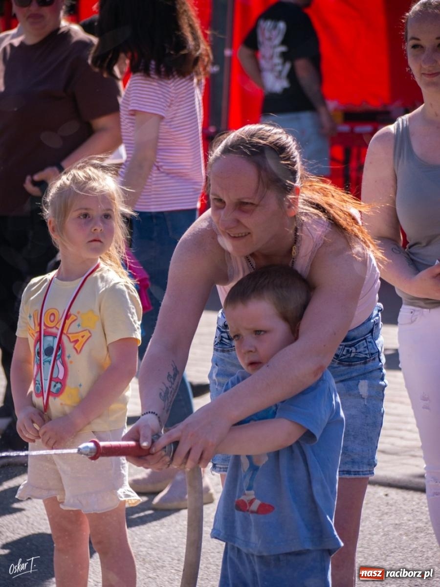 Zdjęcie w galerii na portalu naszraciborz.pl: Piknik z okazji Dnia Strażaka w Nędzy [FOTO] wiadomości z regionu