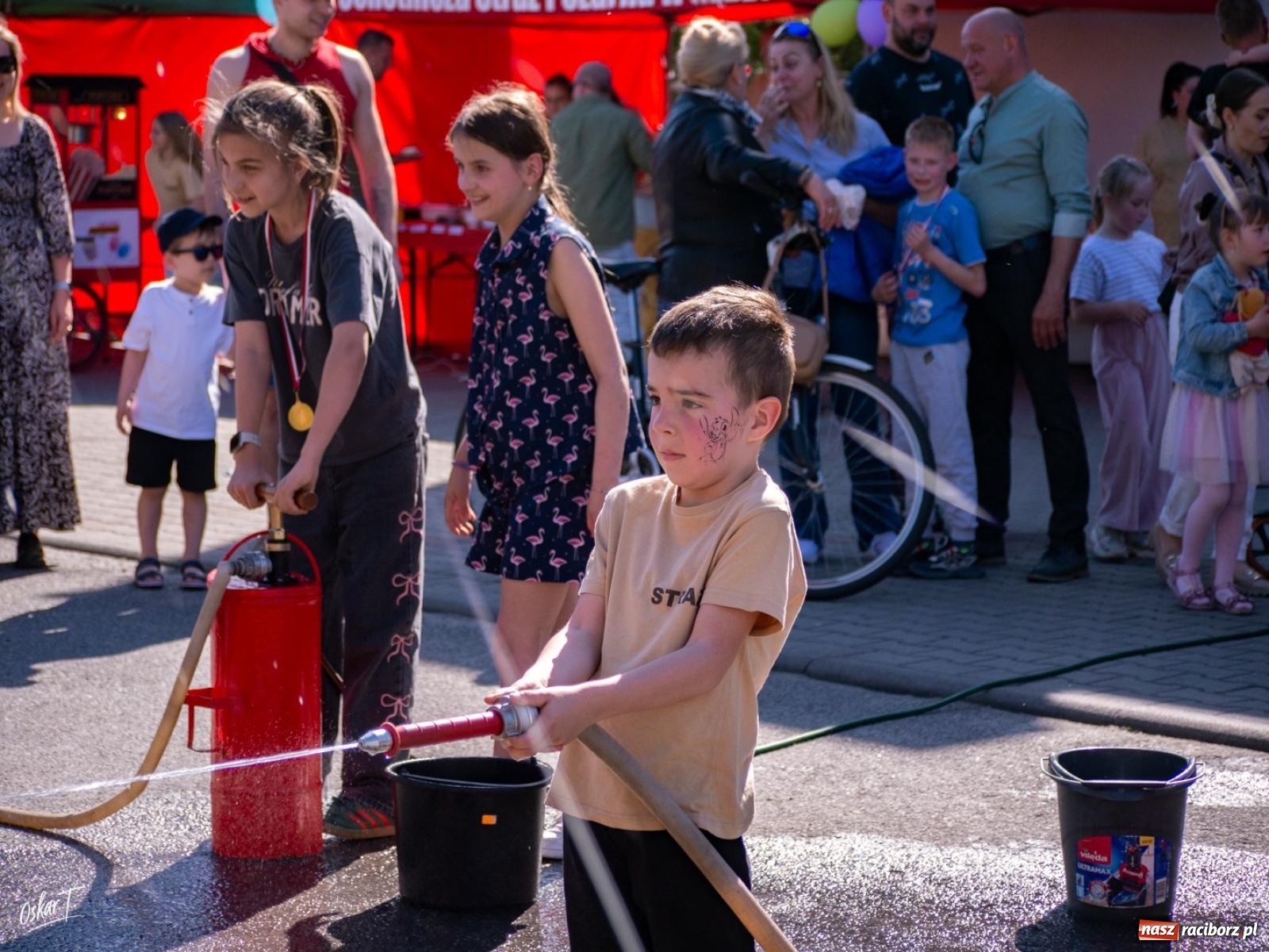 Zdjęcie w galerii na portalu naszraciborz.pl: Piknik z okazji Dnia Strażaka w Nędzy [FOTO] wiadomości z regionu