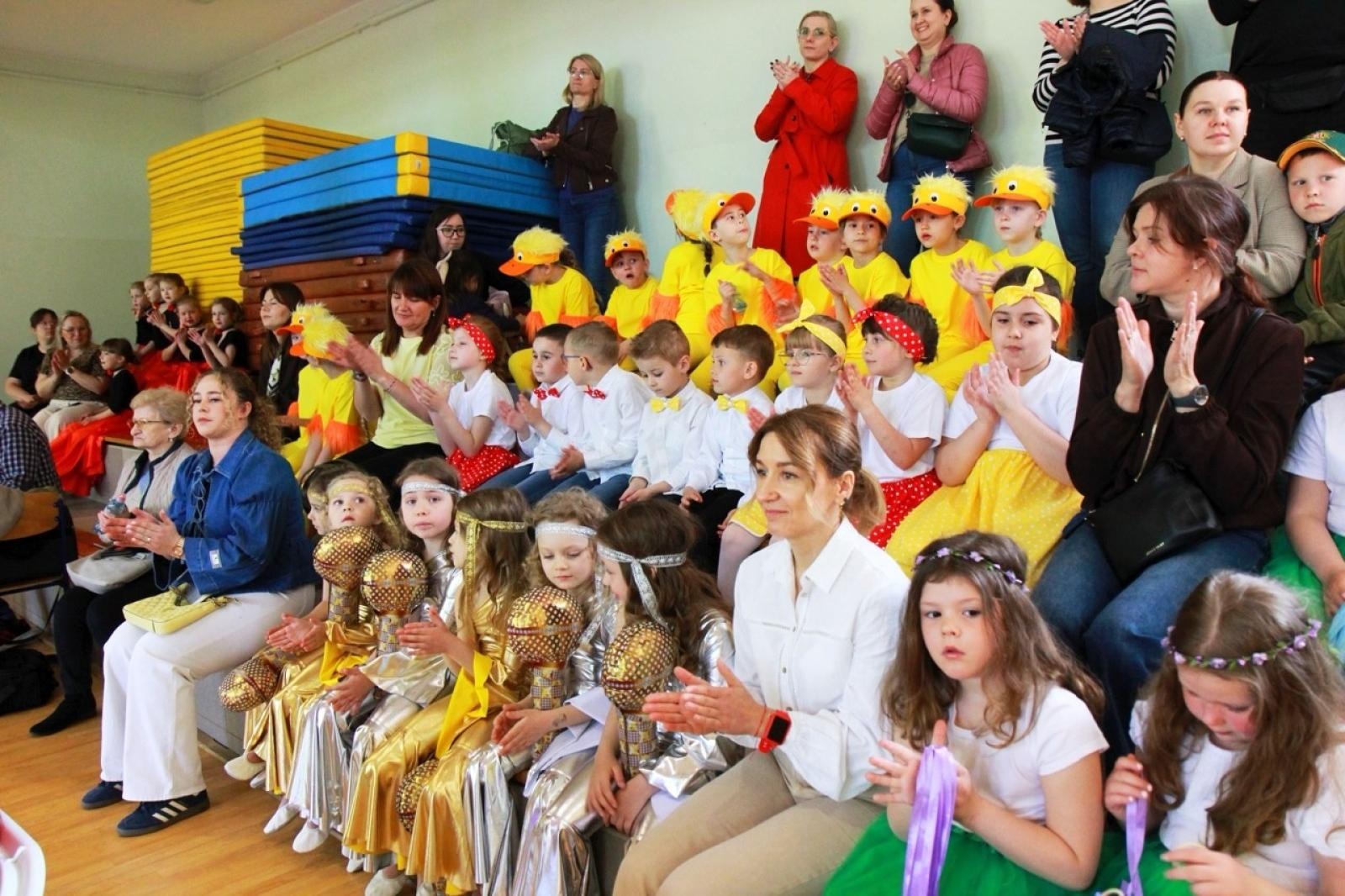 Zdjęcie w galerii na portalu naszraciborz.pl: IV Powiatowy Festiwal Taneczny Tańczące Przedszkolaki w Zabełkowie wiadomości z regionu