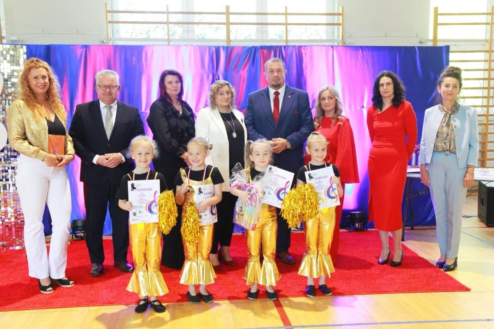 Zdjęcie w galerii na portalu naszraciborz.pl: IV Powiatowy Festiwal Taneczny Tańczące Przedszkolaki w Zabełkowie wiadomości z regionu