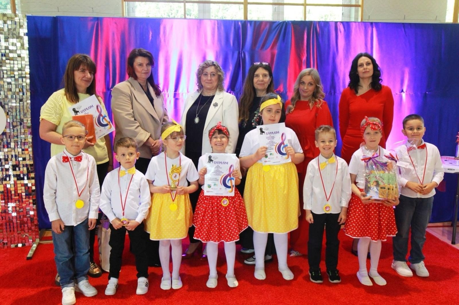 Zdjęcie w galerii na portalu naszraciborz.pl: IV Powiatowy Festiwal Taneczny Tańczące Przedszkolaki w Zabełkowie wiadomości z regionu
