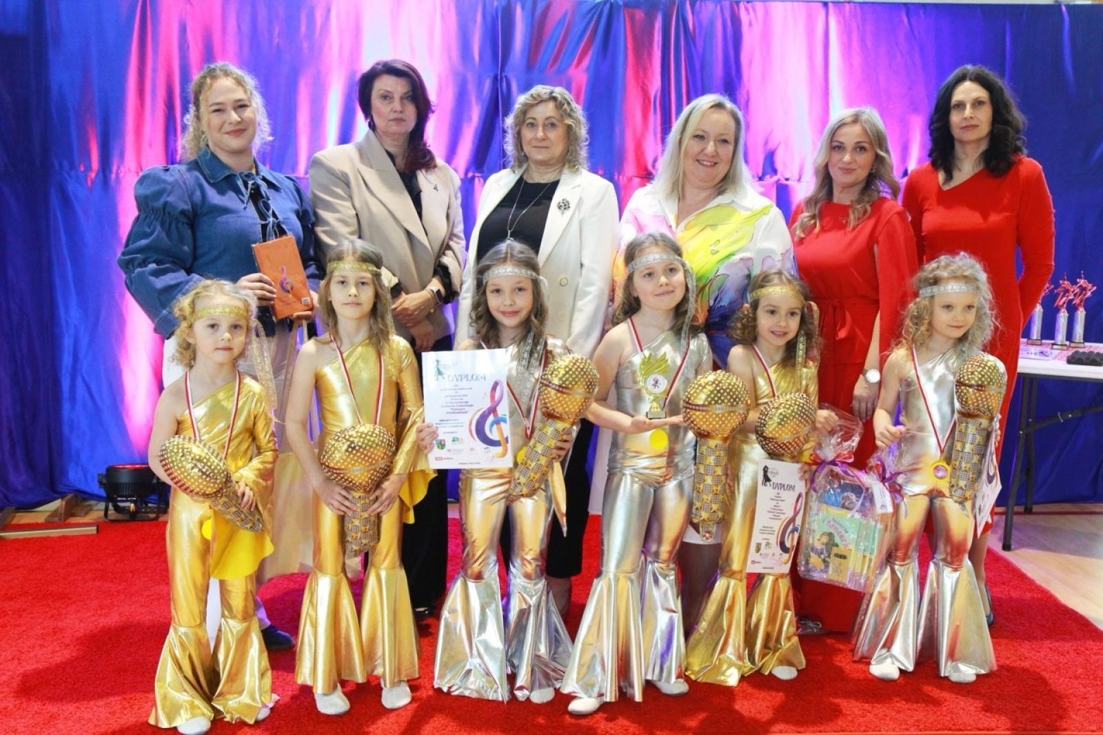 Zdjęcie w galerii na portalu naszraciborz.pl: IV Powiatowy Festiwal Taneczny Tańczące Przedszkolaki w Zabełkowie wiadomości z regionu