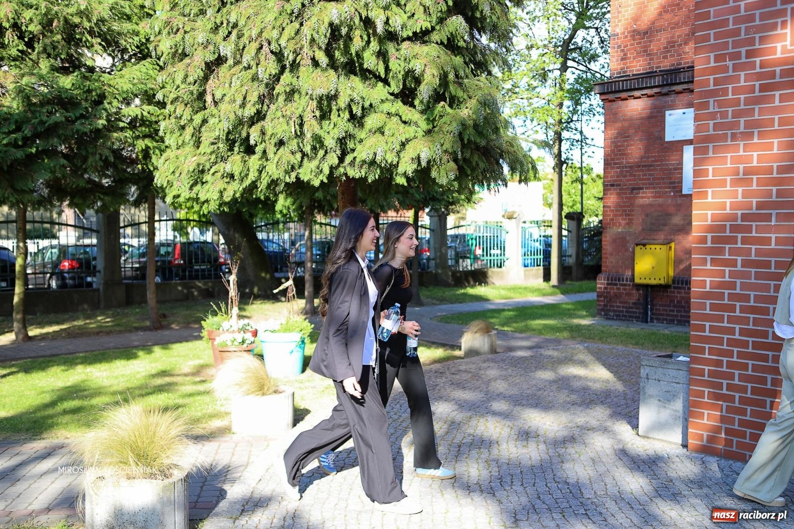 Zdjęcie w galerii na portalu naszraciborz.pl: Od studniówki do matury. Uczniowie ZSO nr 1 w Raciborzu rozpoczynają najważniejszy wiadomości z regionu