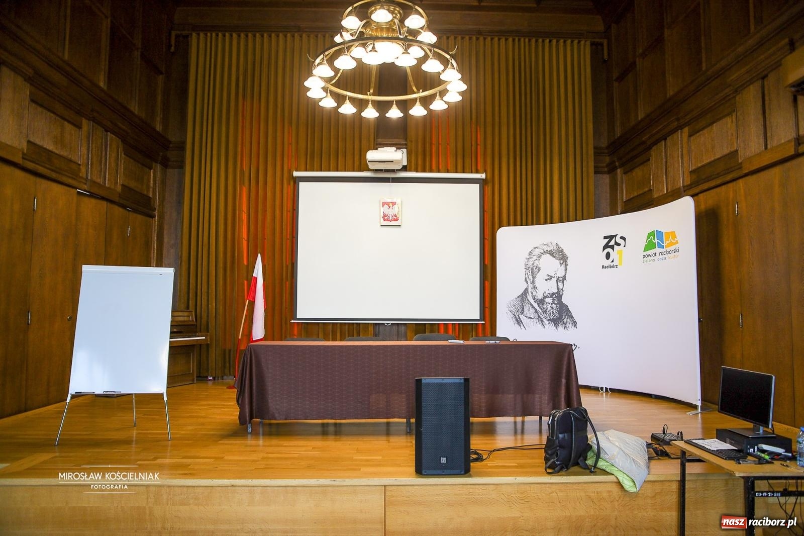 Zdjęcie w galerii na portalu naszraciborz.pl: Od studniówki do matury. Uczniowie ZSO nr 1 w Raciborzu rozpoczynają najważniejszy wiadomości z regionu