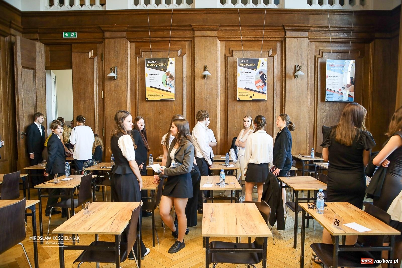 Zdjęcie w galerii na portalu naszraciborz.pl: Od studniówki do matury. Uczniowie ZSO nr 1 w Raciborzu rozpoczynają najważniejszy wiadomości z regionu