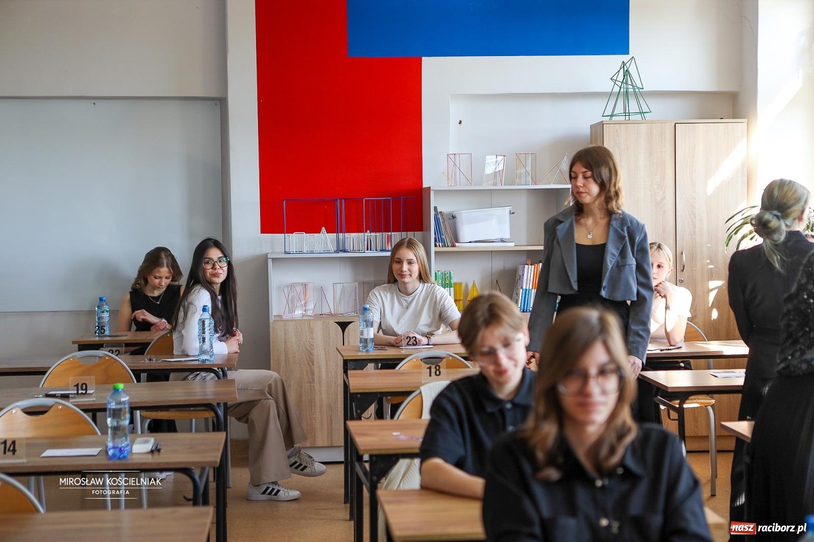 Zdjęcie w galerii na portalu naszraciborz.pl: Od studniówki do matury. Uczniowie ZSO nr 1 w Raciborzu rozpoczynają najważniejszy wiadomości z regionu