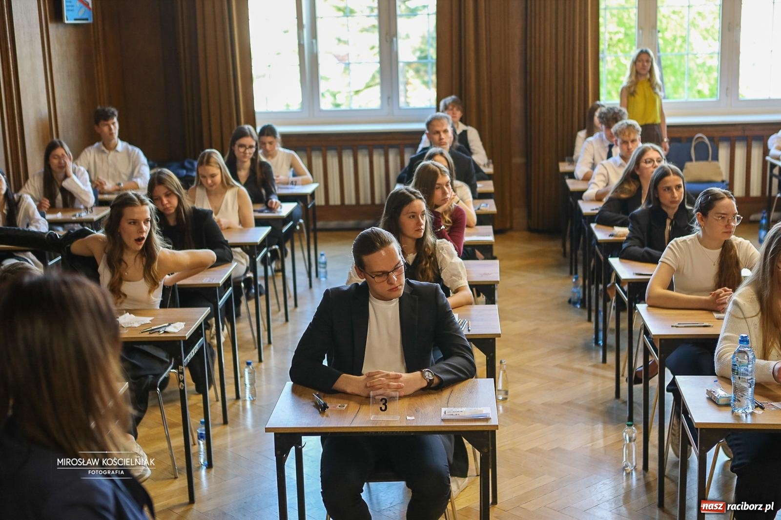 Zdjęcie w galerii na portalu naszraciborz.pl: Od studniówki do matury. Uczniowie ZSO nr 1 w Raciborzu rozpoczynają najważniejszy wiadomości z regionu