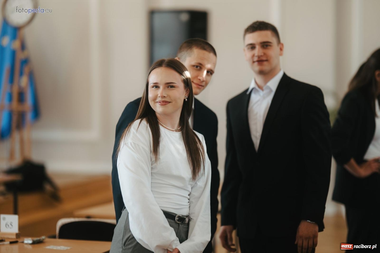 Zdjęcie w galerii na portalu naszraciborz.pl: Matury w Ekonomiku. Absolwentki i absolwenci czterech klas przystąpili do egzaminu dojrzałości wiadomości z regionu