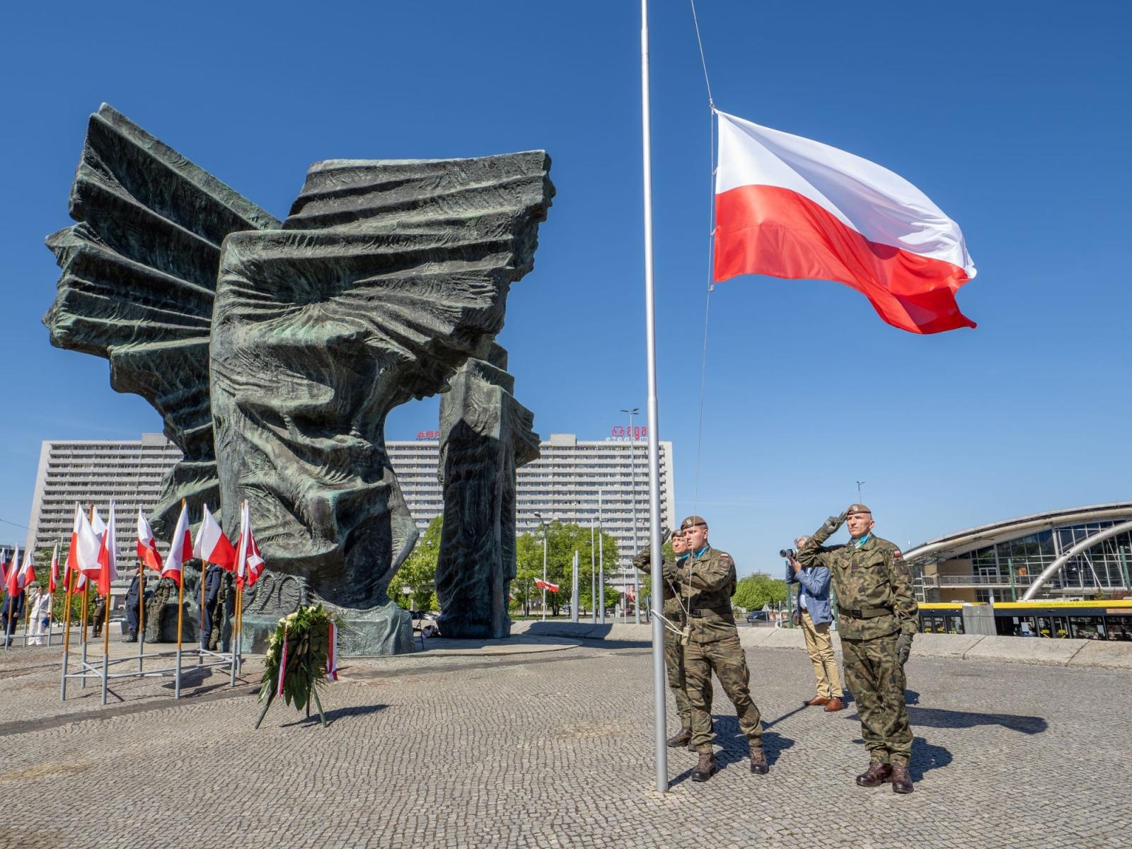 Zdjęcie w galerii na portalu naszraciborz.pl: Narodowe Święto Konstytucji 3 Maja na Śląsku i Opolszczyźnie wiadomości z regionu