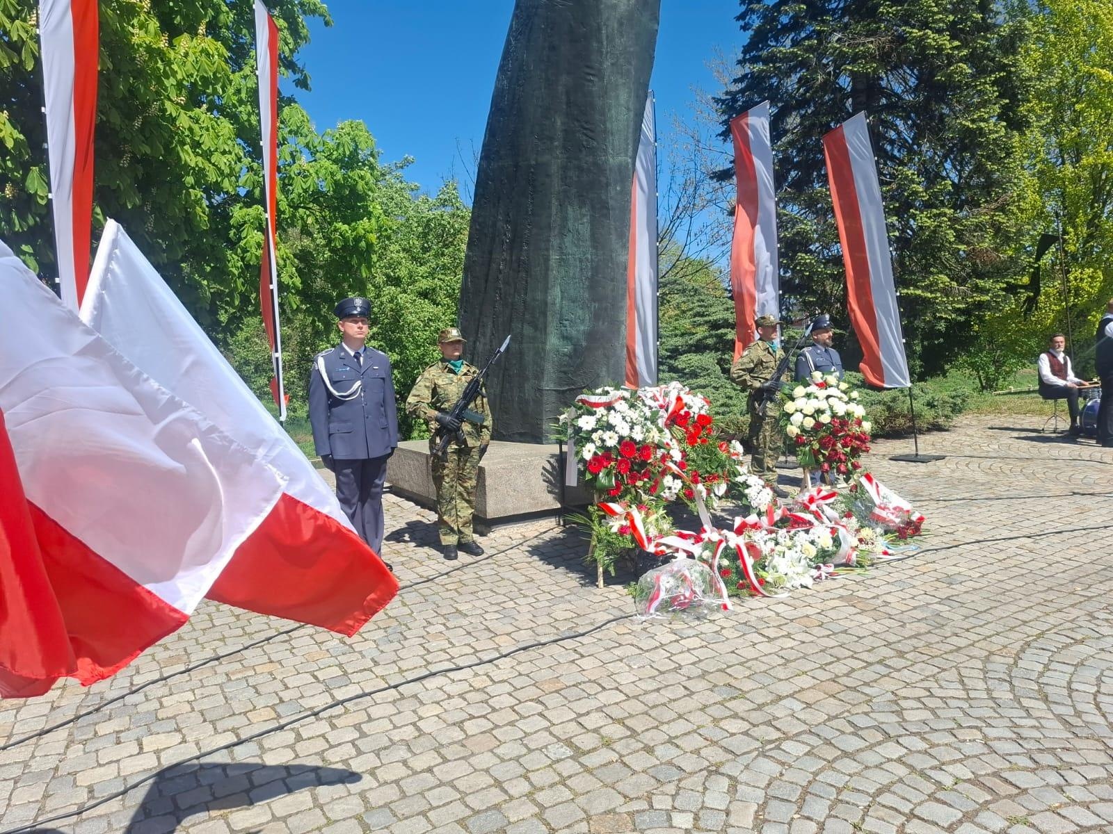Zdjęcie w galerii na portalu naszraciborz.pl: Narodowe Święto Konstytucji 3 Maja na Śląsku i Opolszczyźnie wiadomości z regionu