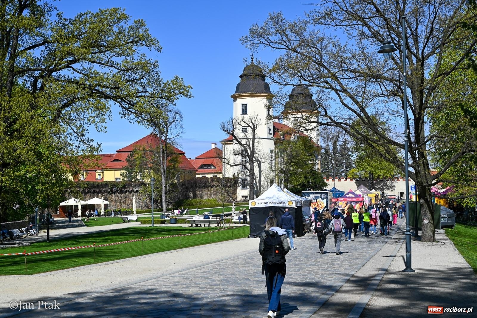 Zdjęcie w galerii na portalu naszraciborz.pl: TAURON Festiwal Kwiatów i Sztuki w Zamku Książ – Odyseja czasu wiadomości z regionu