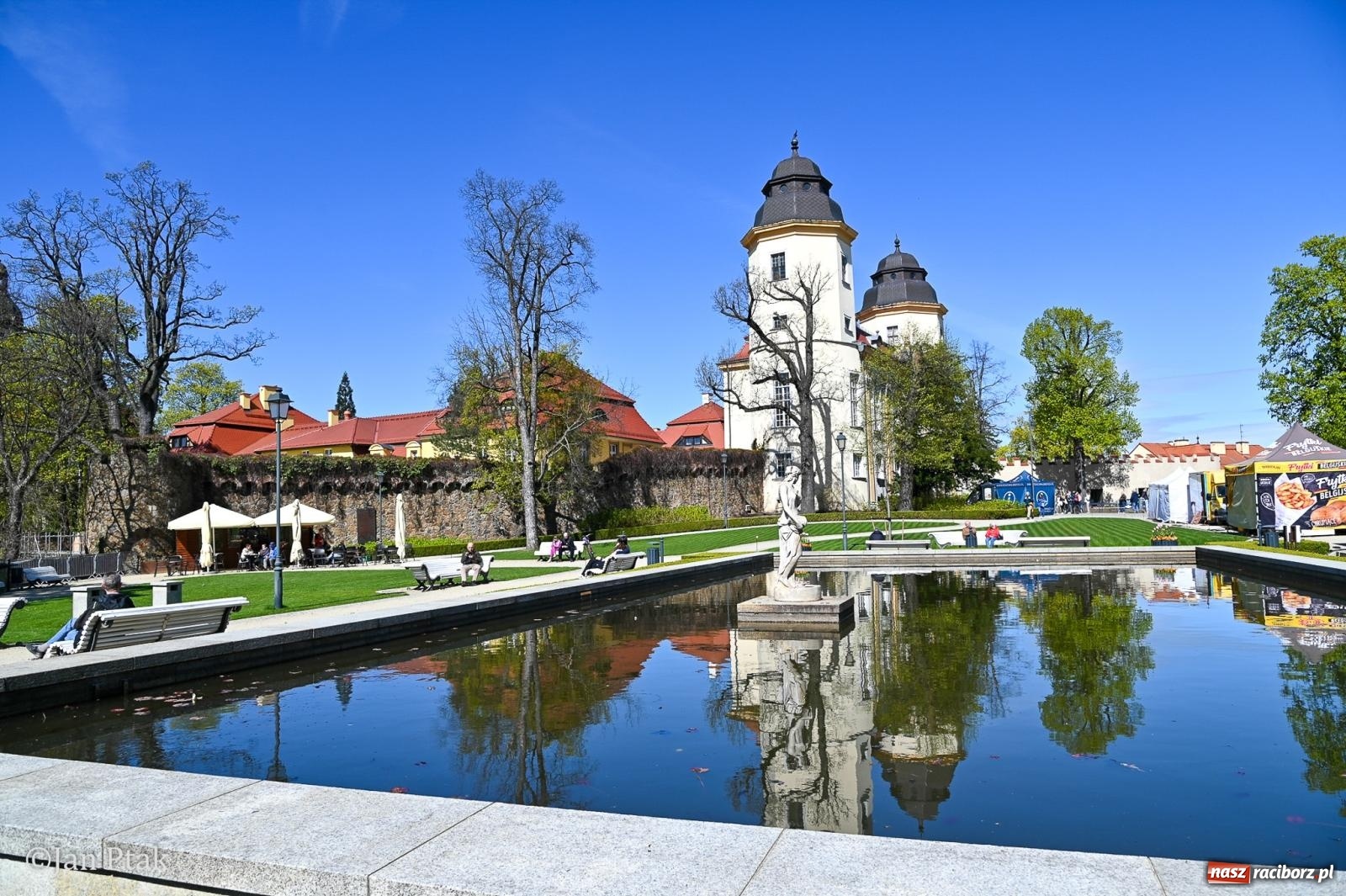 Zdjęcie w galerii na portalu naszraciborz.pl: TAURON Festiwal Kwiatów i Sztuki w Zamku Książ – Odyseja czasu wiadomości z regionu
