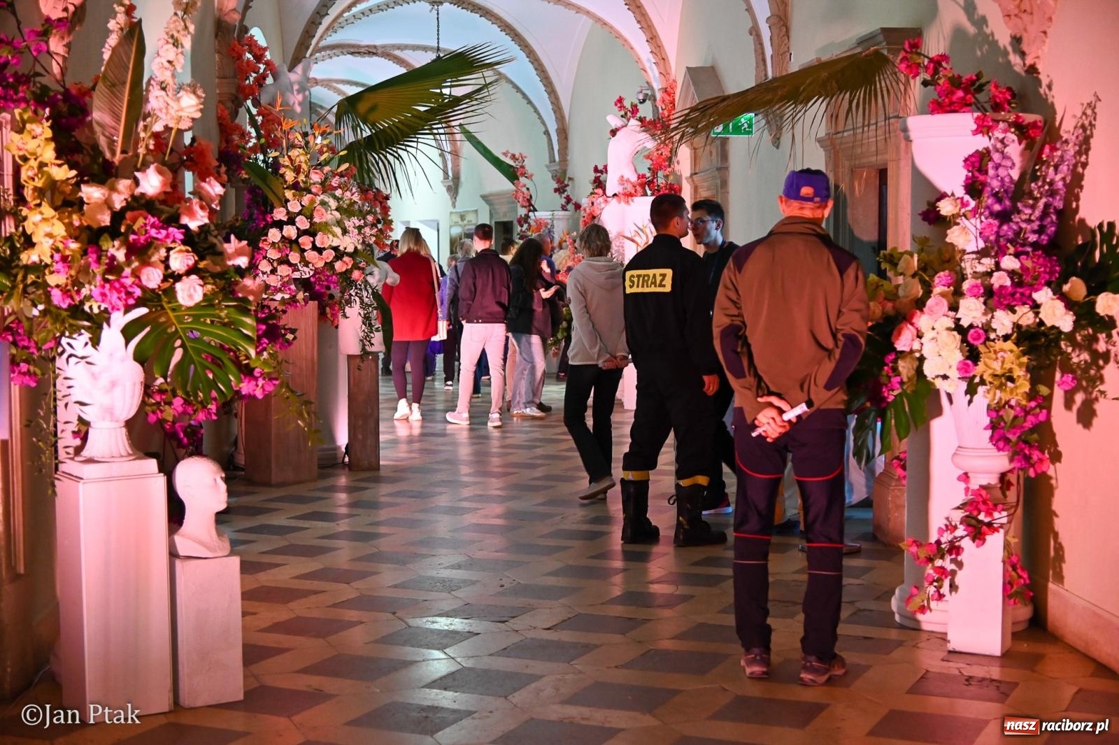 Zdjęcie w galerii na portalu naszraciborz.pl: TAURON Festiwal Kwiatów i Sztuki w Zamku Książ – Odyseja czasu wiadomości z regionu