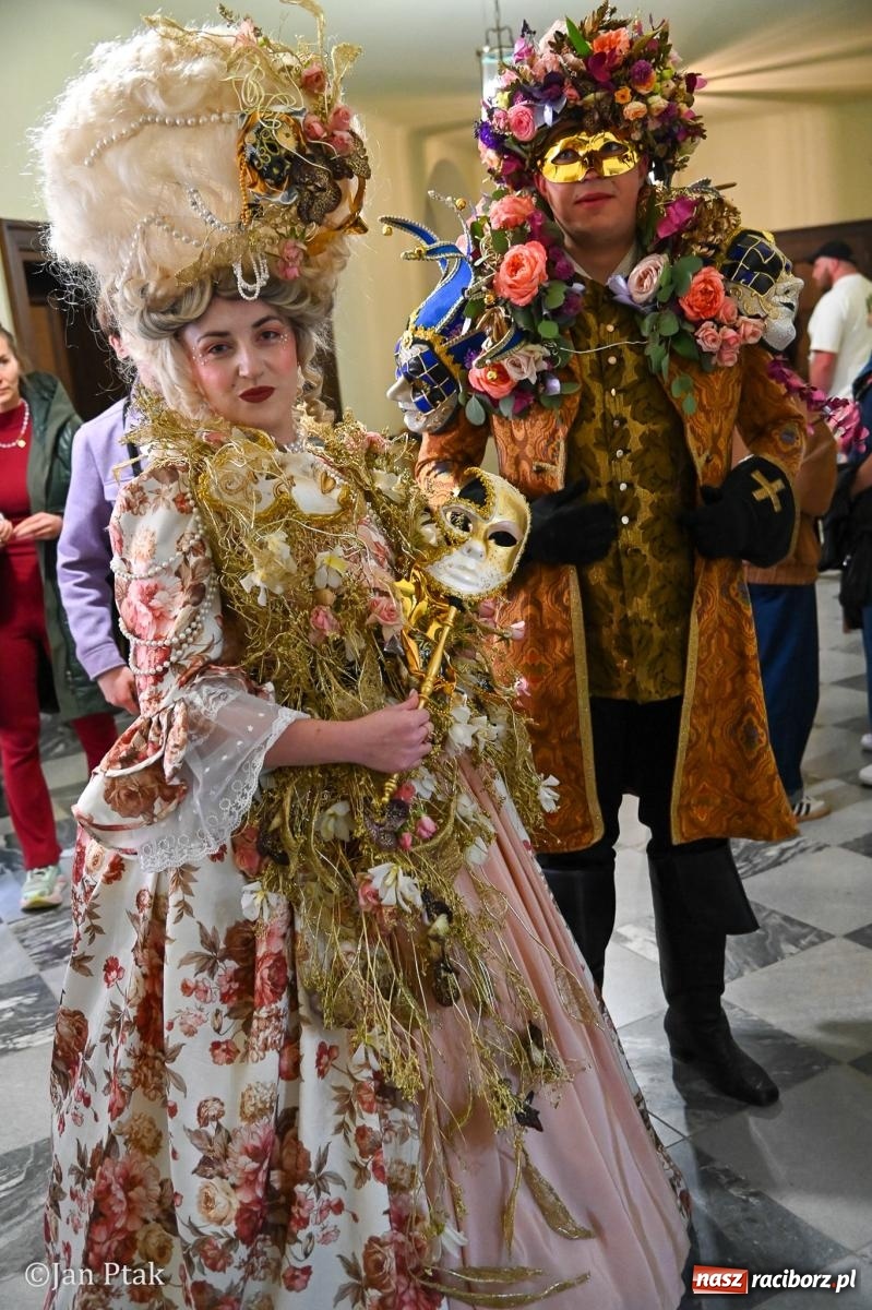 Zdjęcie w galerii na portalu naszraciborz.pl: TAURON Festiwal Kwiatów i Sztuki w Zamku Książ – Odyseja czasu wiadomości z regionu