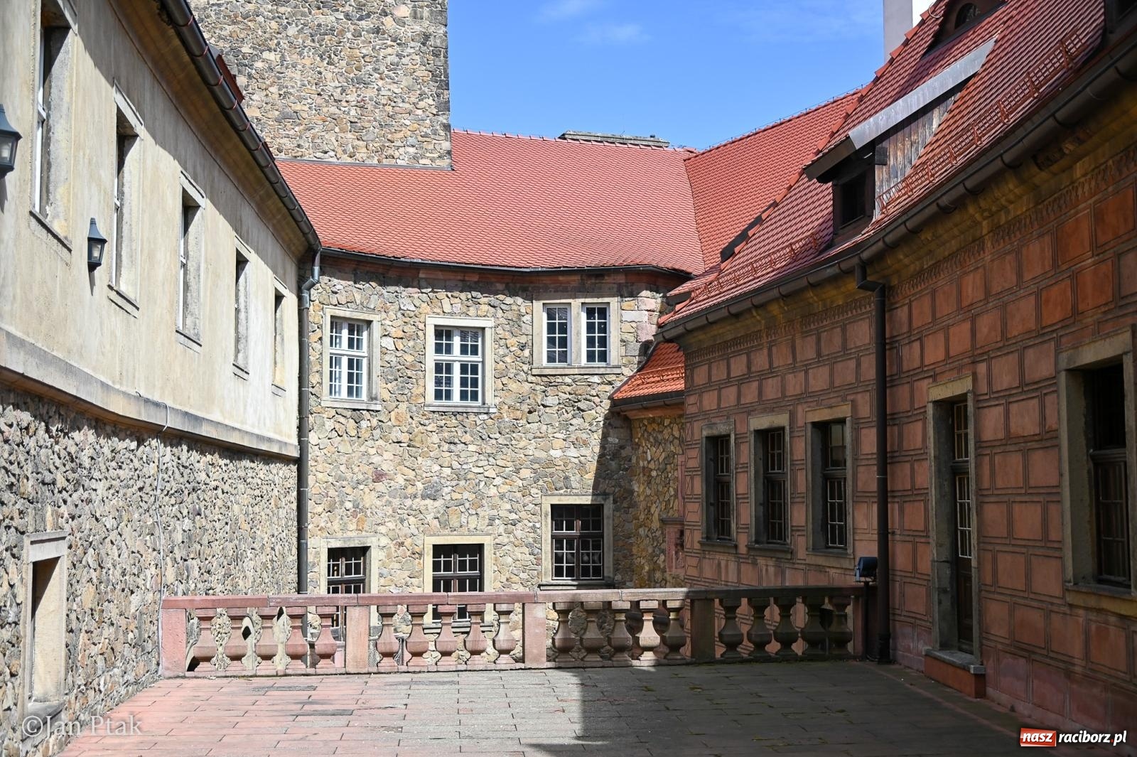 Zdjęcie w galerii na portalu naszraciborz.pl: TAURON Festiwal Kwiatów i Sztuki w Zamku Książ – Odyseja czasu wiadomości z regionu