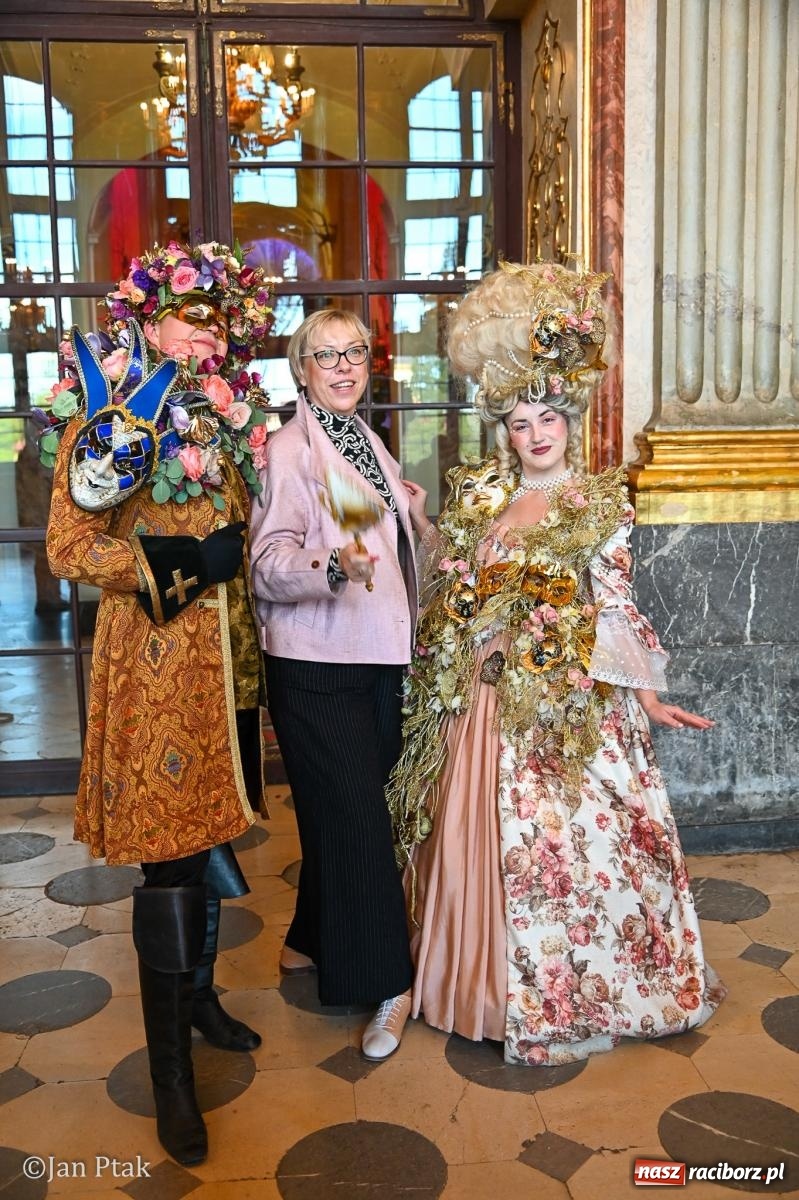 Zdjęcie w galerii na portalu naszraciborz.pl: TAURON Festiwal Kwiatów i Sztuki w Zamku Książ – Odyseja czasu wiadomości z regionu