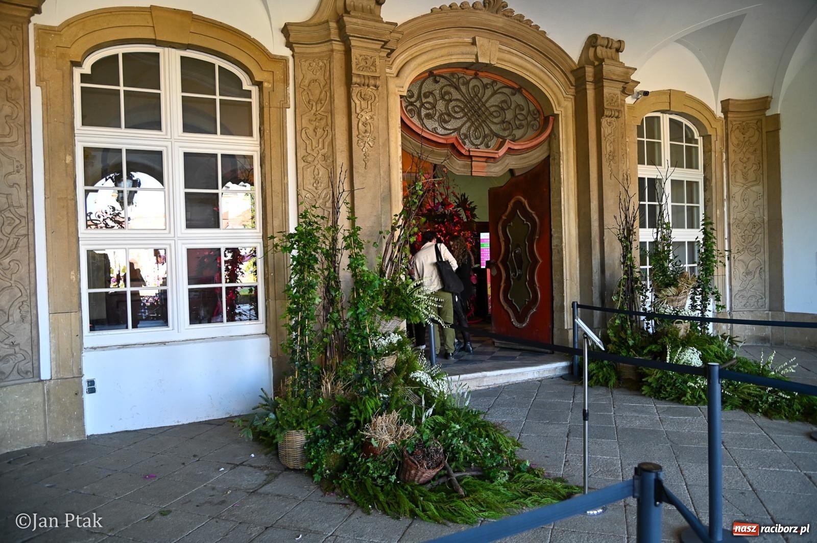 Zdjęcie w galerii na portalu naszraciborz.pl: TAURON Festiwal Kwiatów i Sztuki w Zamku Książ – Odyseja czasu wiadomości z regionu